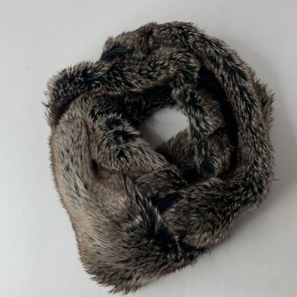 Lane Bryant Accessories - Lane Bryant faux fur infinite scarf NWOT